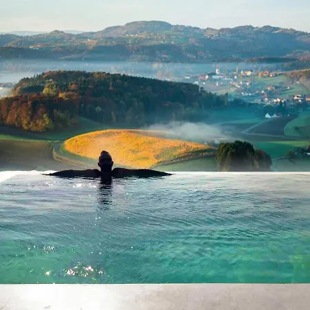 Weingartenhotel Harkamp Suedsteiermark 3*